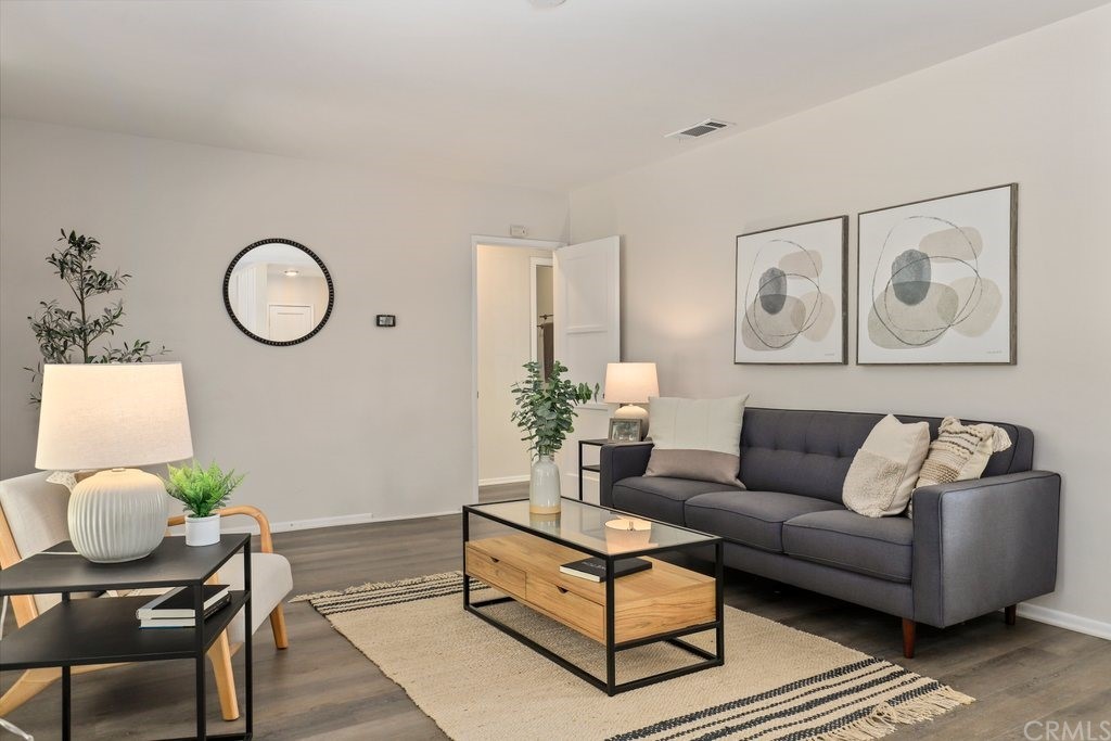 722 West E Street Ontario, CA 91762 - Photo 6 of 31