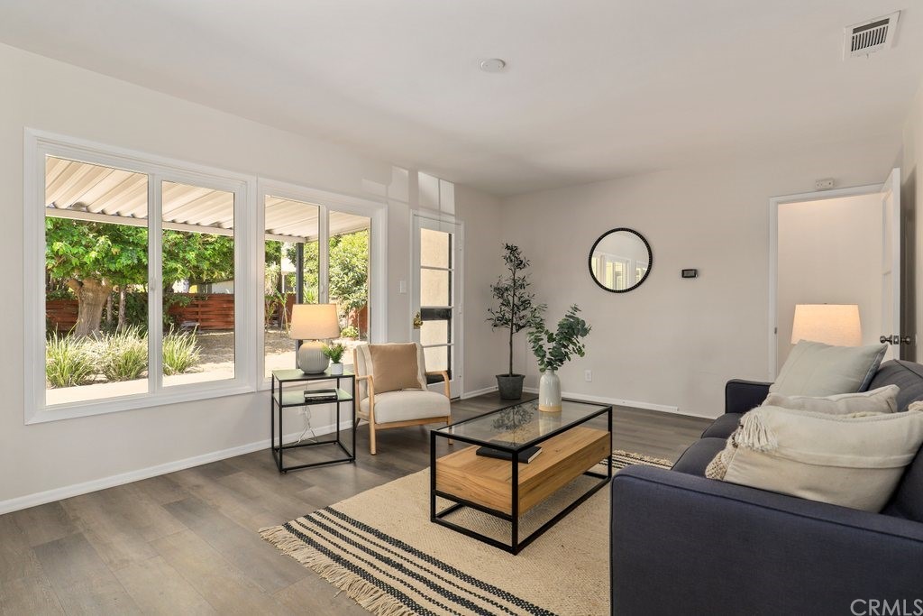 722 West E Street Ontario, CA 91762 - Photo 7 of 31