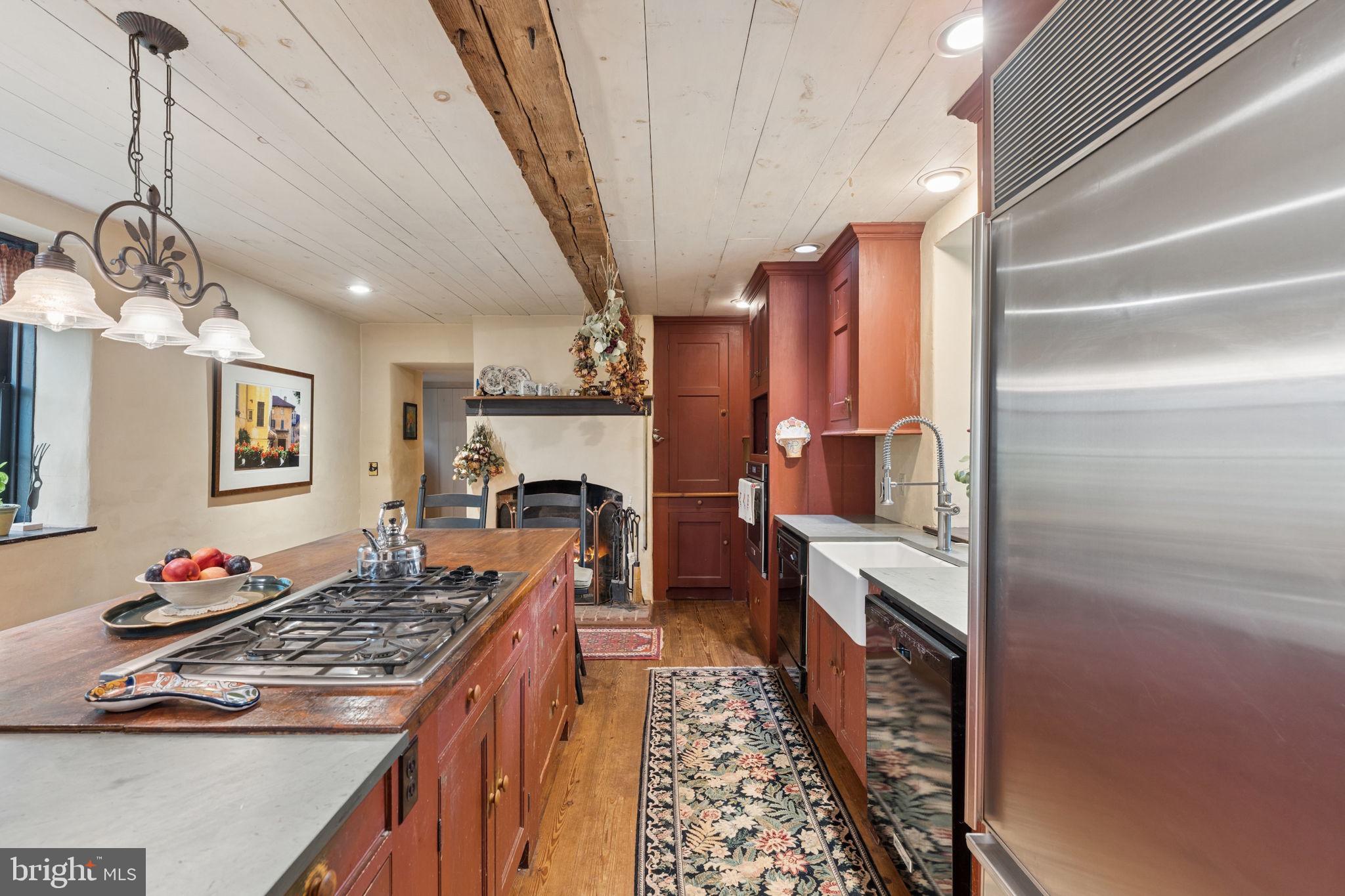 14678 Taylor Hill Road Glen Rock, PA 17327 - Photo 12 of 77 Farmhouse Gourmet Kitchen