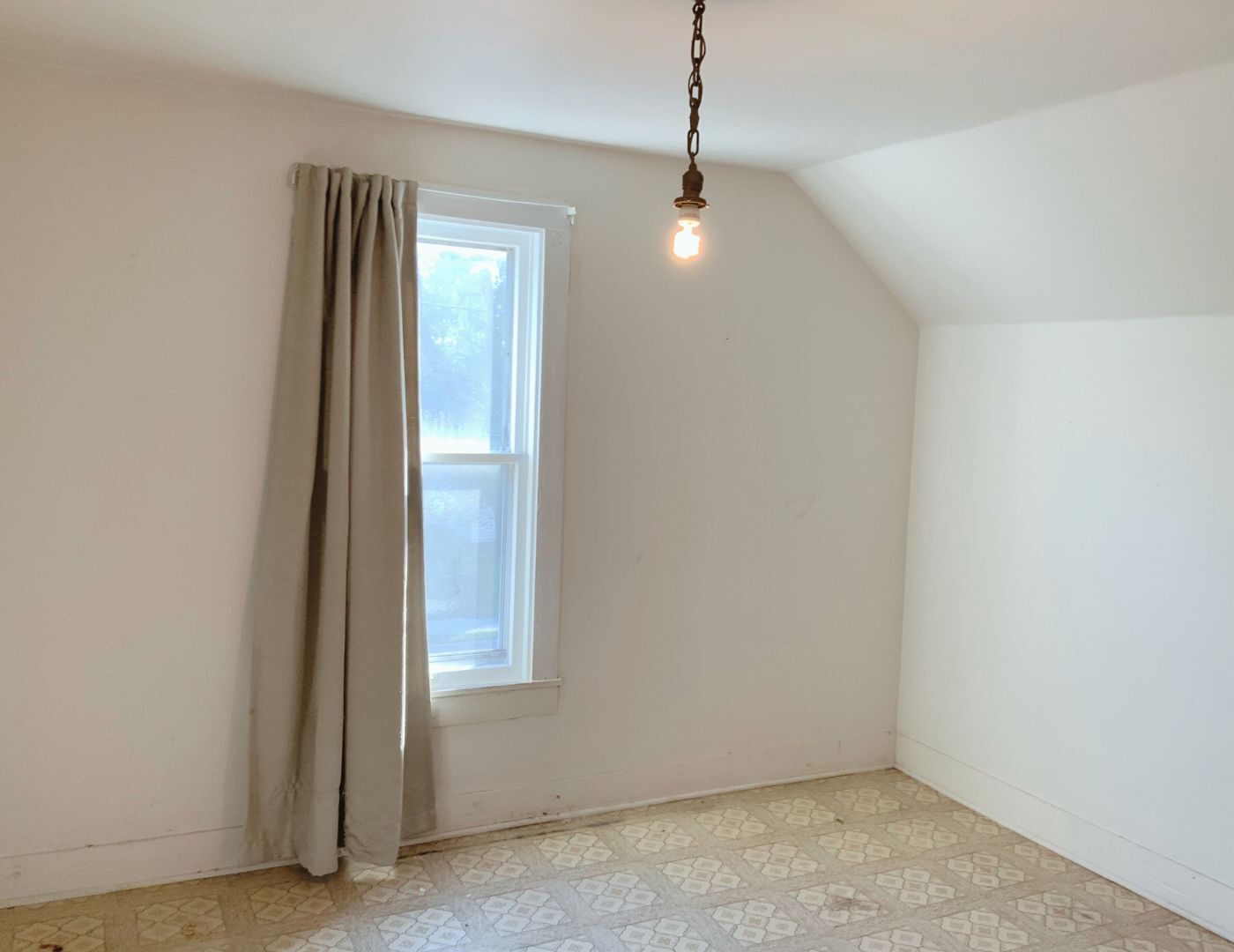 661 Abe Street Joliet, IL 60432 - Photo 9 of 16 an empty room with windows