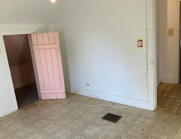 a view of a window in a room