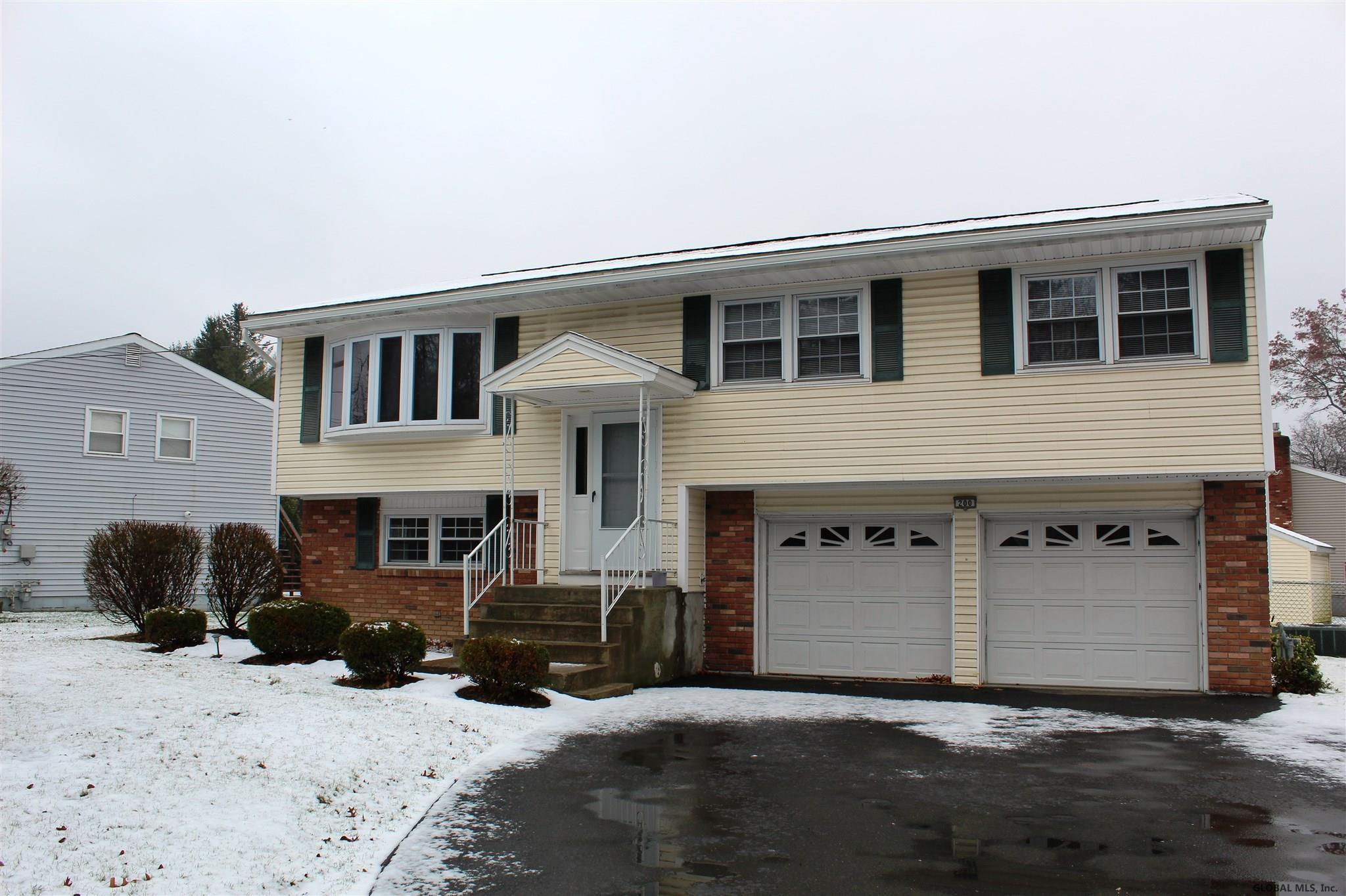 200 Vly Road Schenectady, NY 12309 - Photo 3 of 32 Photo 3