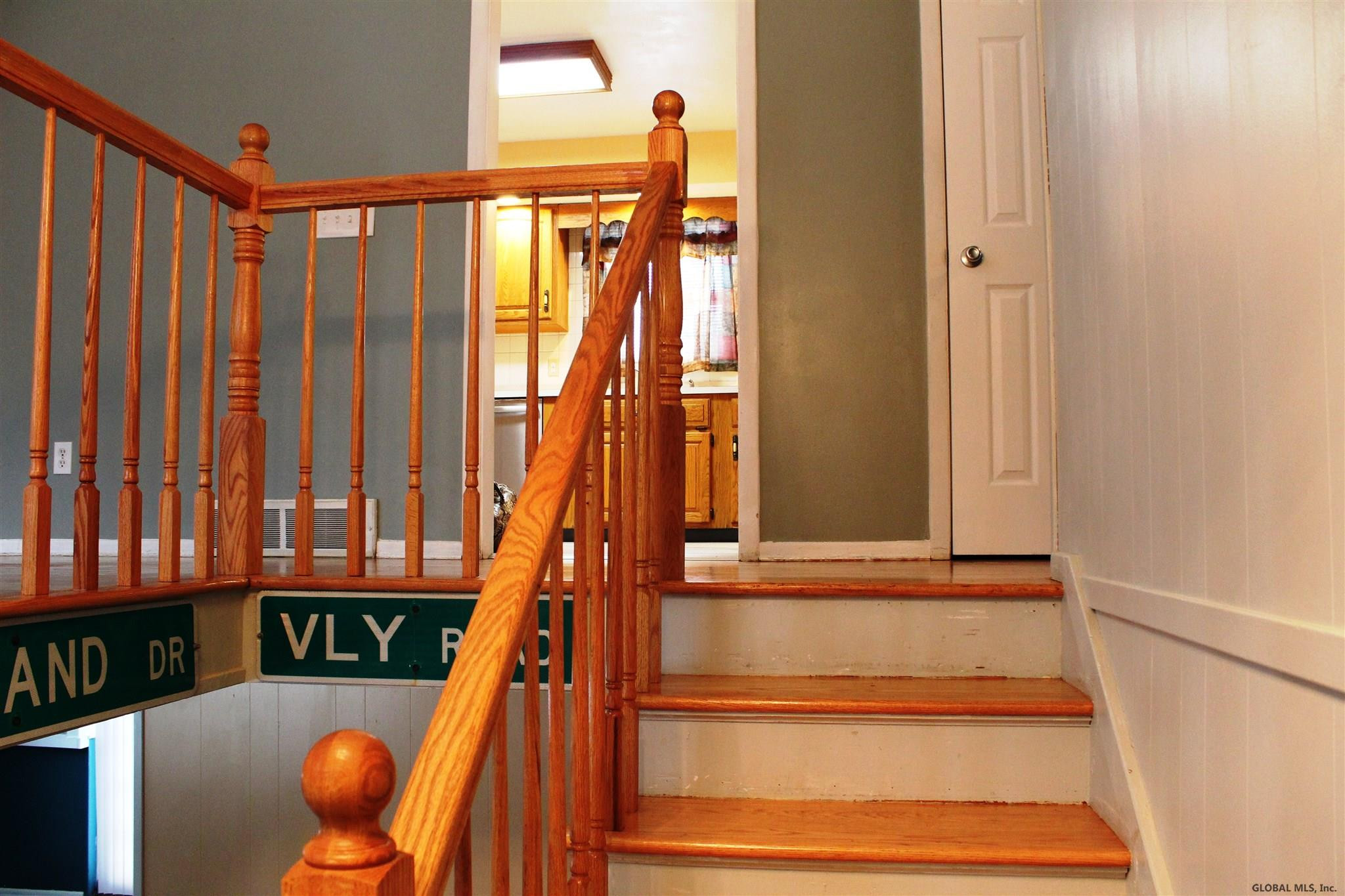 200 Vly Road Schenectady, NY 12309 - Photo 4 of 32 Photo 4