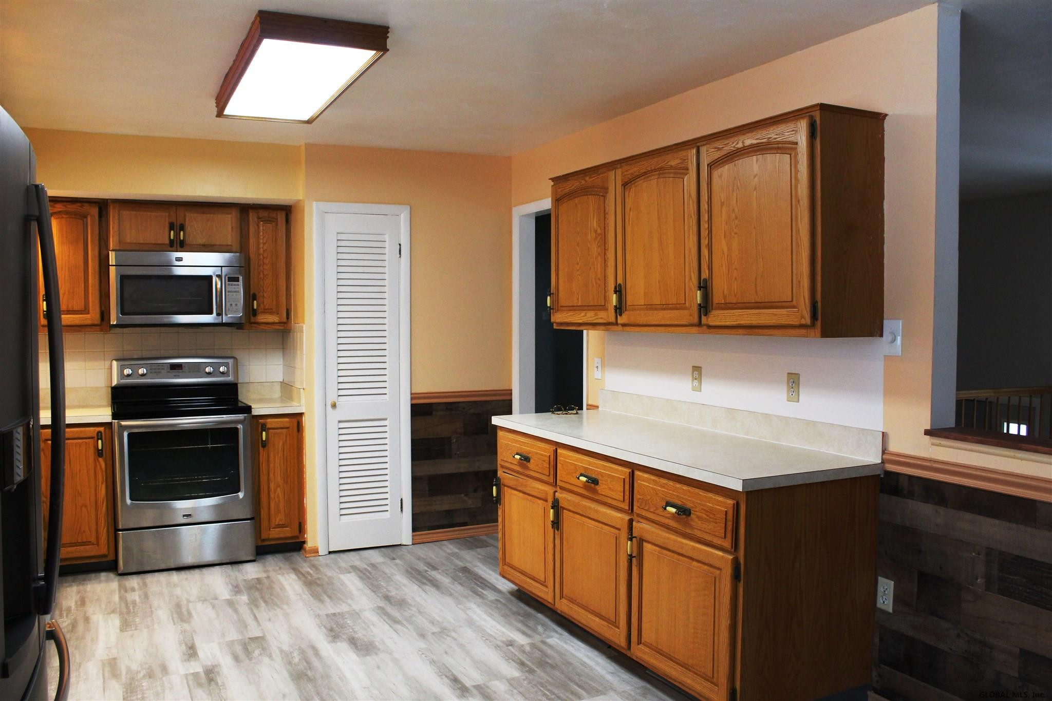 200 Vly Road Schenectady, NY 12309 - Photo 7 of 32 Photo 7