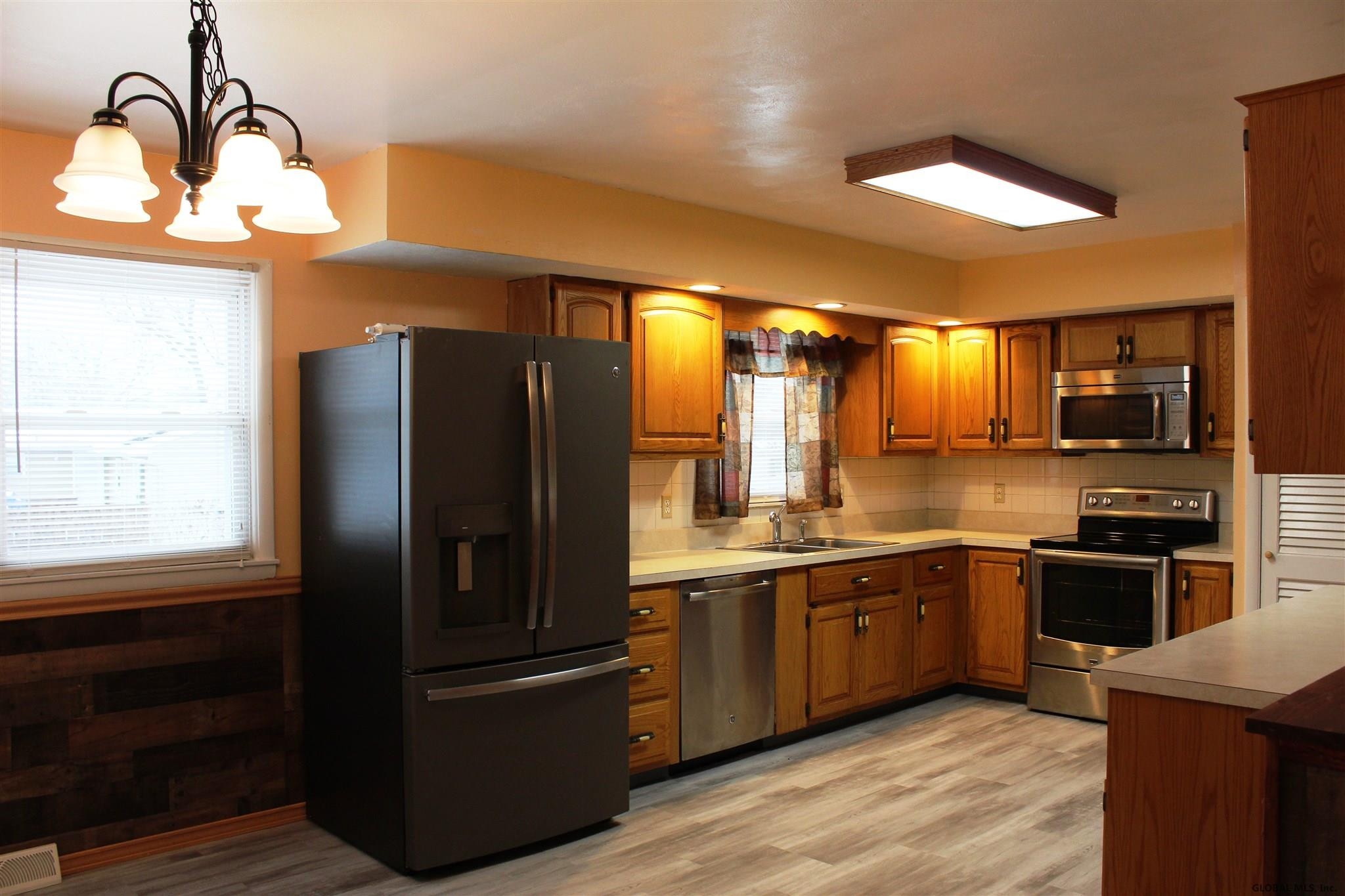 200 Vly Road Schenectady, NY 12309 - Photo 8 of 32 Photo 8