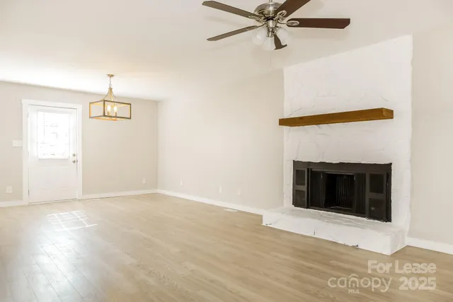 $1,995 | 11417 Park Road, Charlotte, NC 28226