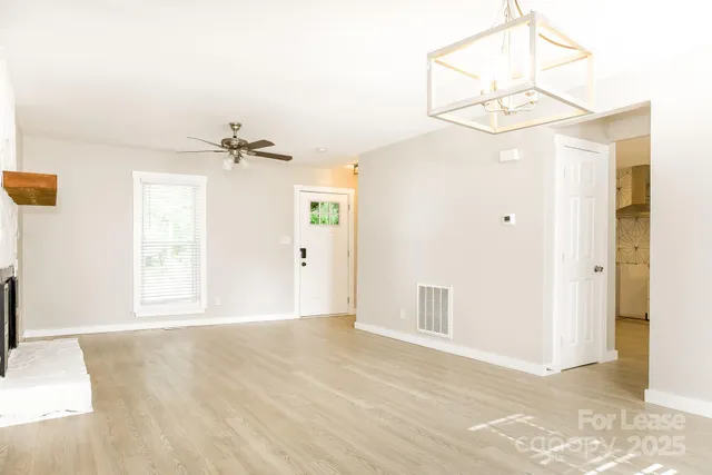 $1,995 | 11417 Park Road, Charlotte, NC 28226