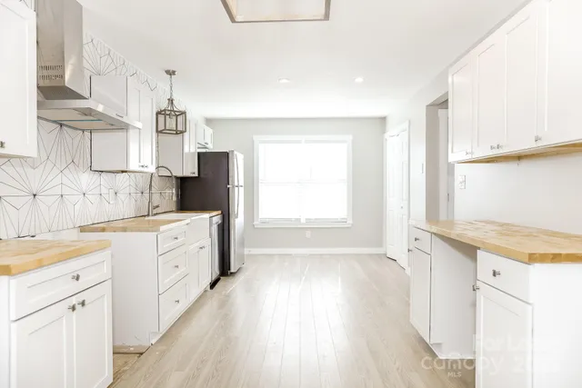 $1,995 | 11417 Park Road, Charlotte, NC 28226