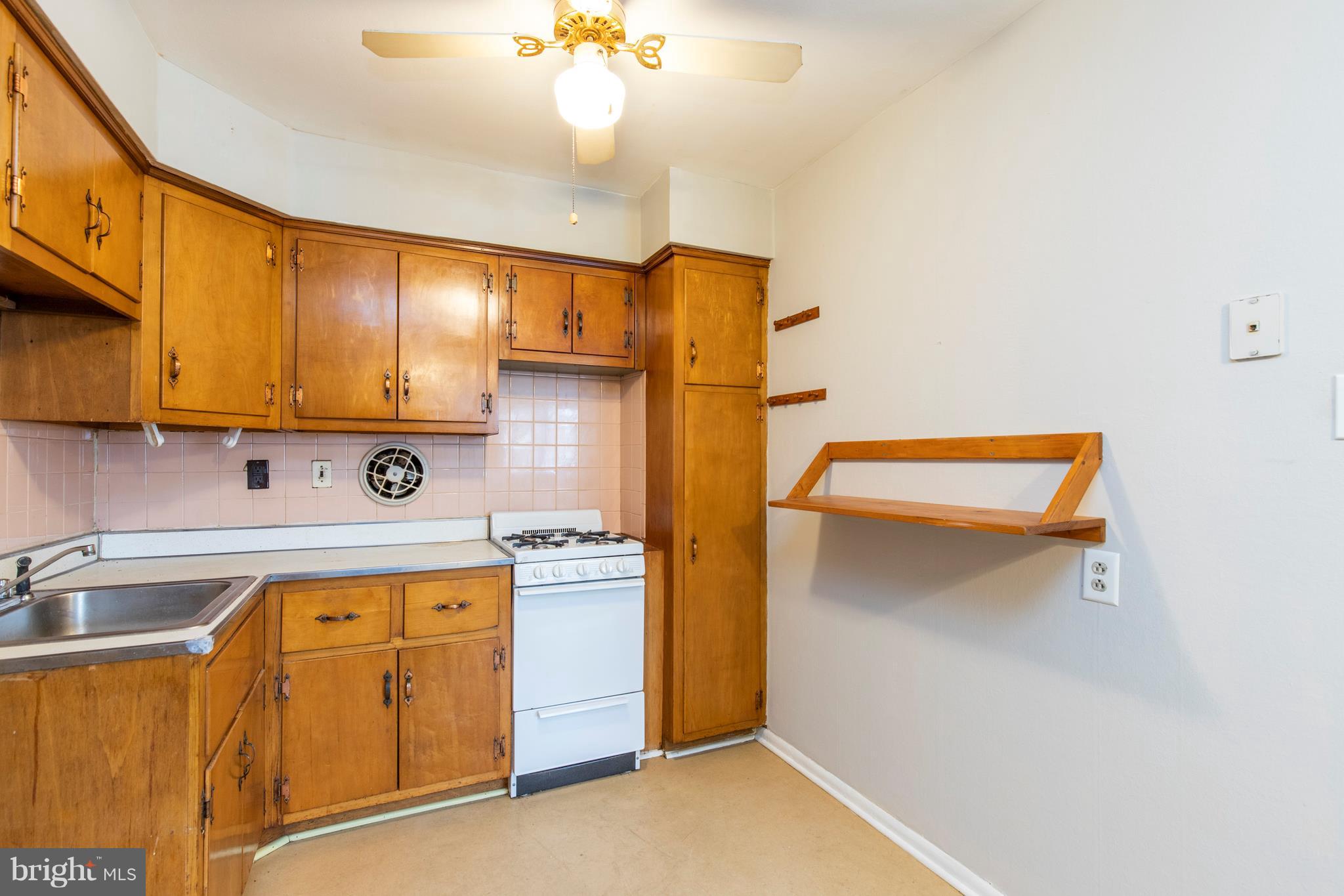12 North Jeffrey Road Aldan, PA 19018 - Photo 6 of 21 Gallery Image 6