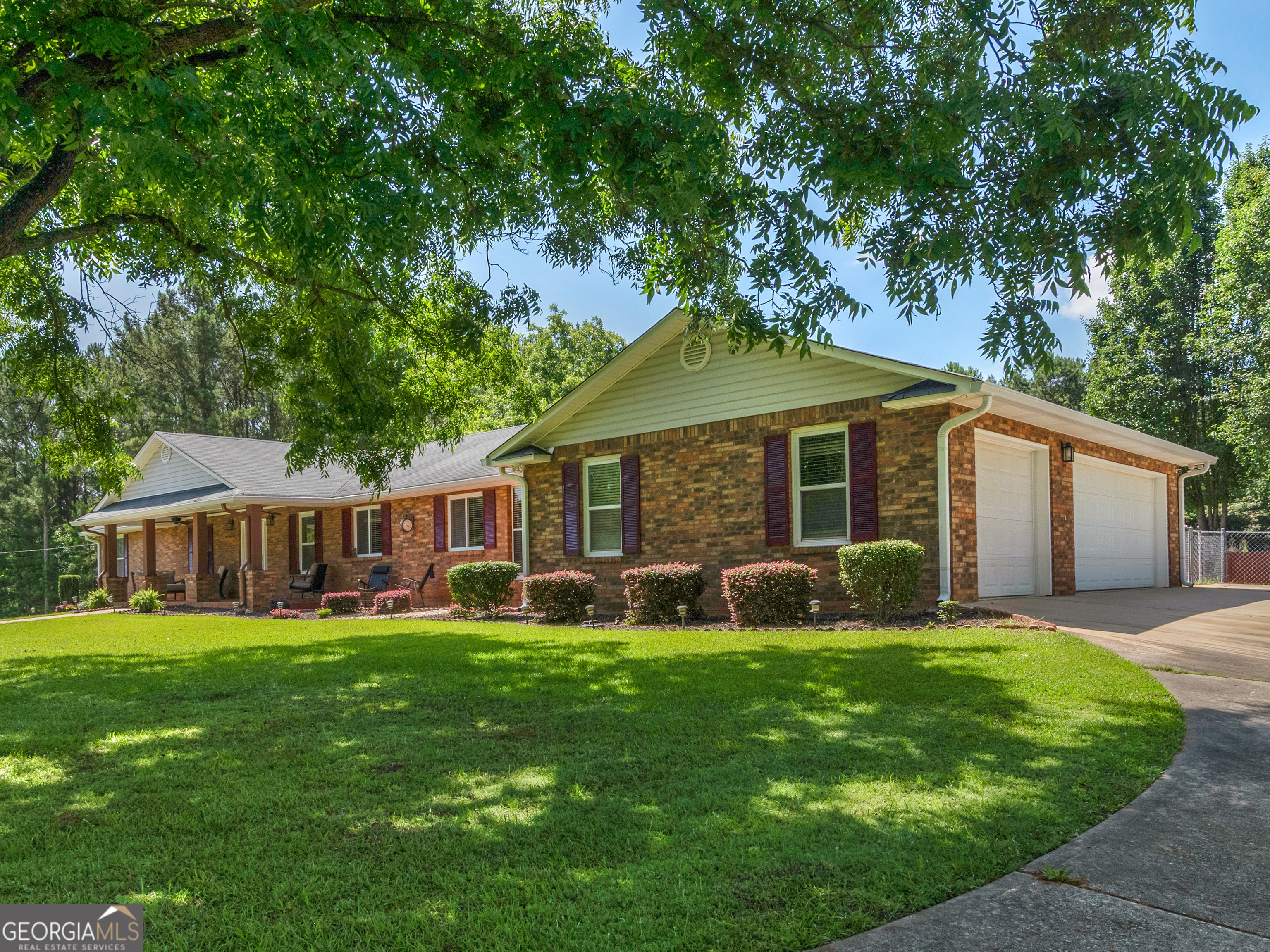 525 Levi Barnes Road Jackson, GA 30233 - Photo 2 of 40
