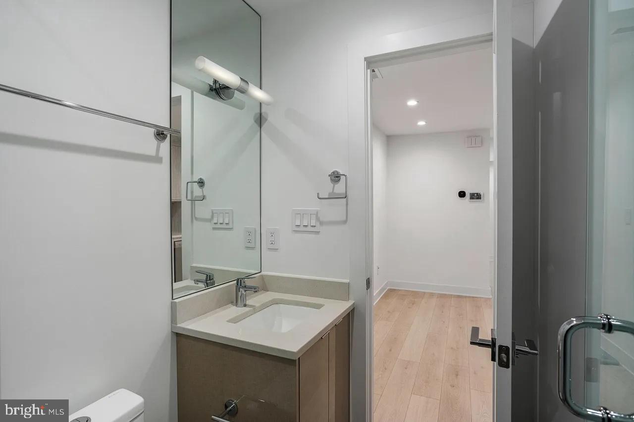 4 R Street Northwest, Unit 4 Washington, DC 20001 - Photo 11 of 38