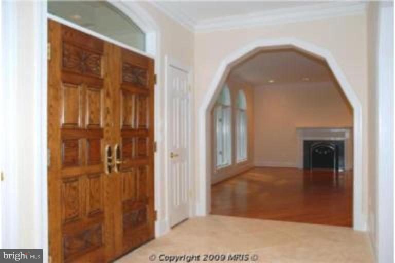 11008 South Glen Road Potomac, MD 20854 - Photo 9 of 12 a view of livingroom with a hallway
