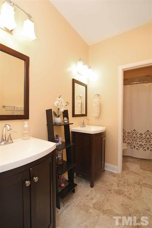 9117 Castleton Lane Raleigh, NC 27615 - Photo 21 of 28 Gallery Image 21