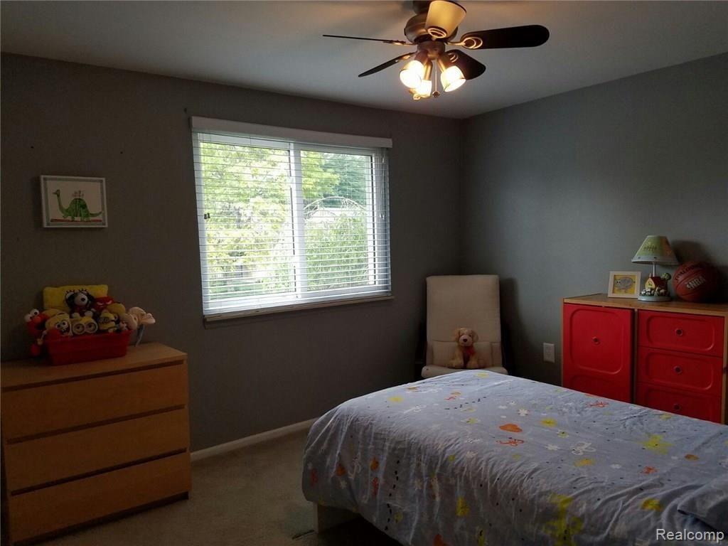 2833 Sandhurst Rochester Hills, MI 48307 - Photo 37 of 61