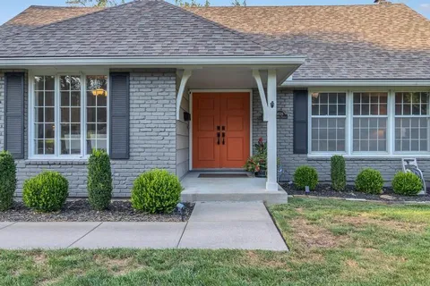 $489,950 | 9006 West 104th Terrace, Overland Park, KS 66212