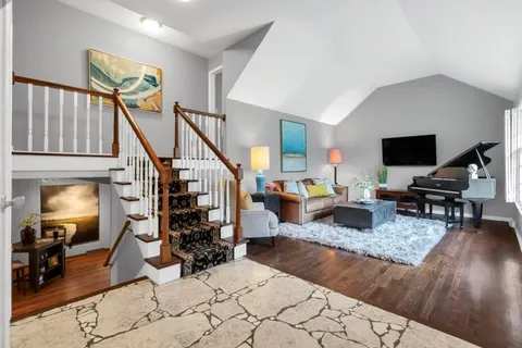 $489,950 | 9006 West 104th Terrace, Overland Park, KS 66212