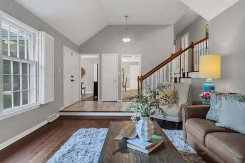 $489,950 | 9006 West 104th Terrace, Overland Park, KS 66212