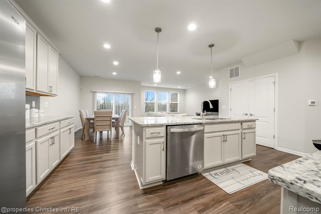 43580 Prospect Lane Novi, MI 48375 - Photo 8 of 27