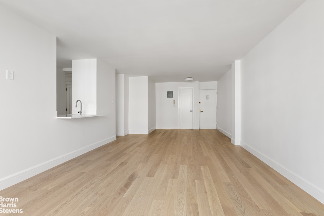233 East 69th Street, Unit 8I Manhattan, NY 10021 - Photo 4 of 12