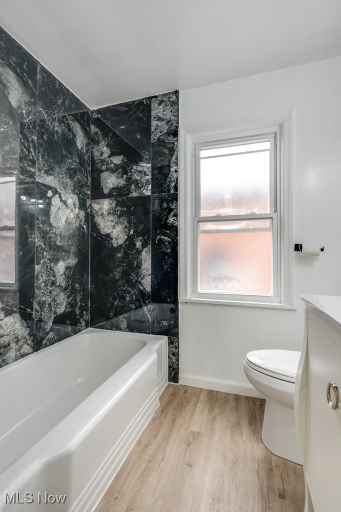 13526 Cedar Road Cleveland, OH 44118 - Photo 43 of 47 UP Unit Bathroom
