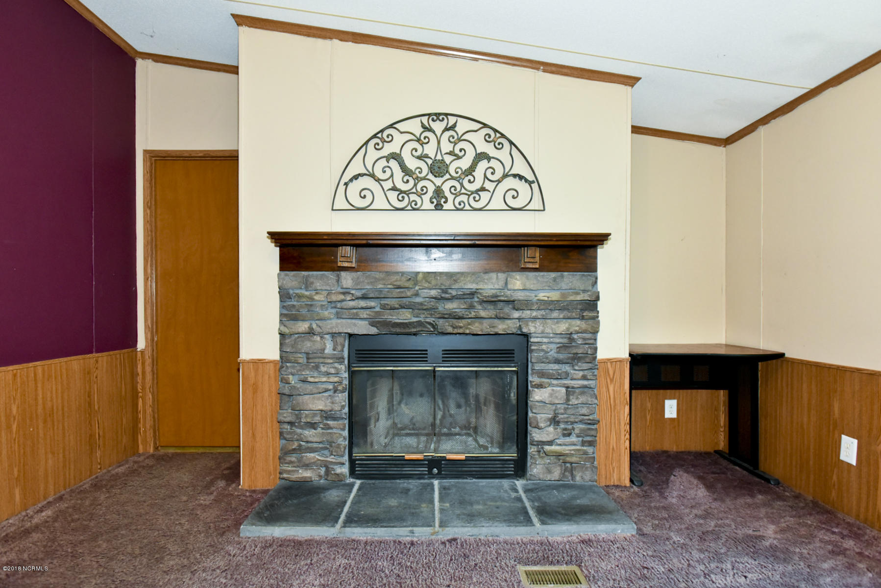 253 Francktown Road Richlands, NC 28574 - Photo 33 of 73 069 Den Fplace
