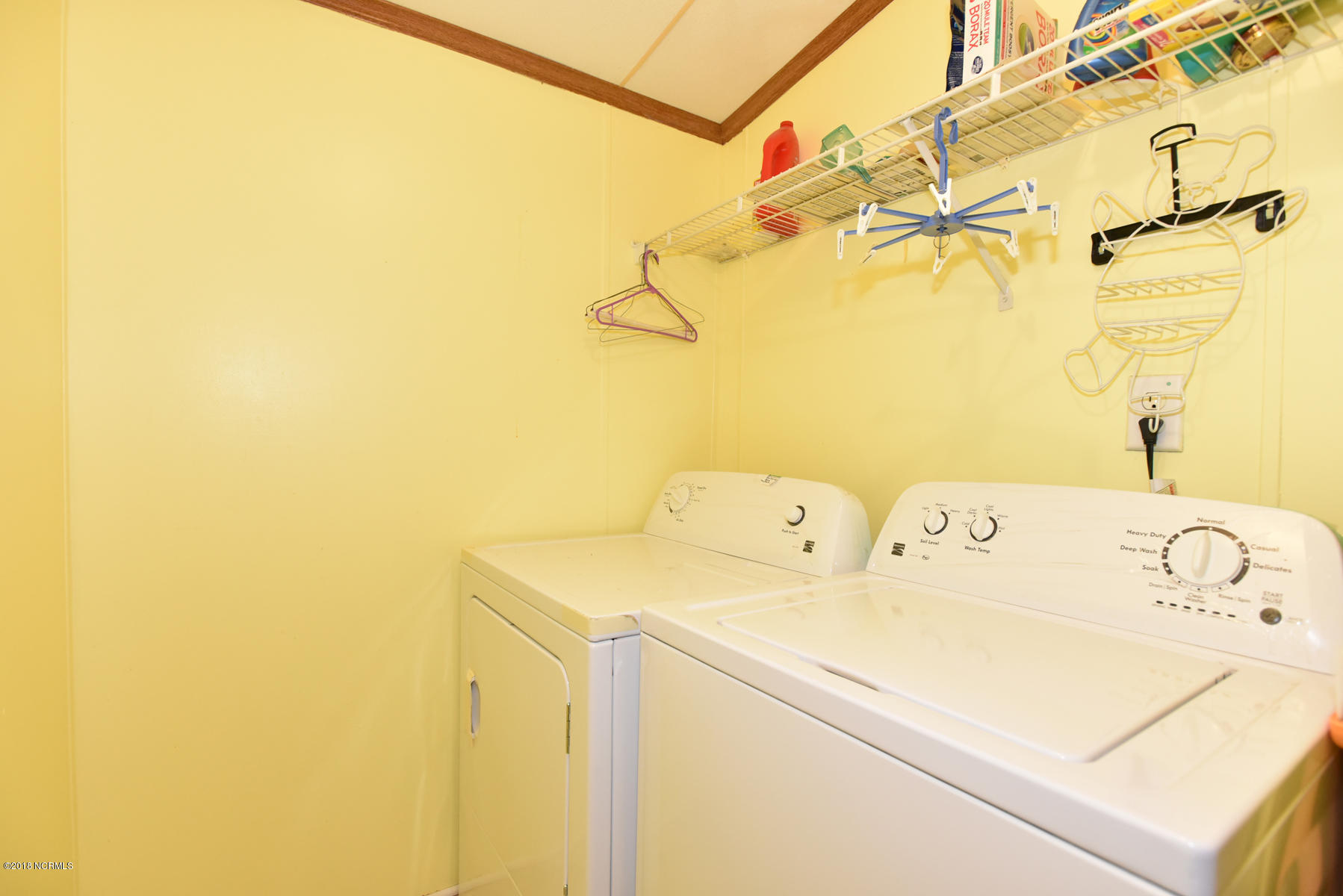 253 Francktown Road Richlands, NC 28574 - Photo 34 of 73 071 Laundry