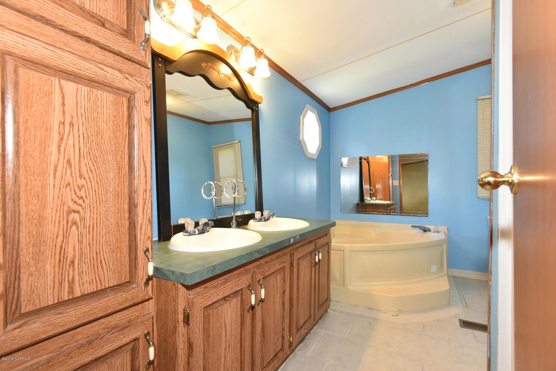 253 Francktown Road Richlands, NC 28574 - Photo 38 of 73 094 M Bath