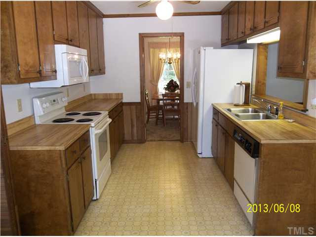 8504 Hebron Church Road Mebane, NC 27302 - Photo 11 of 25 Kitchen