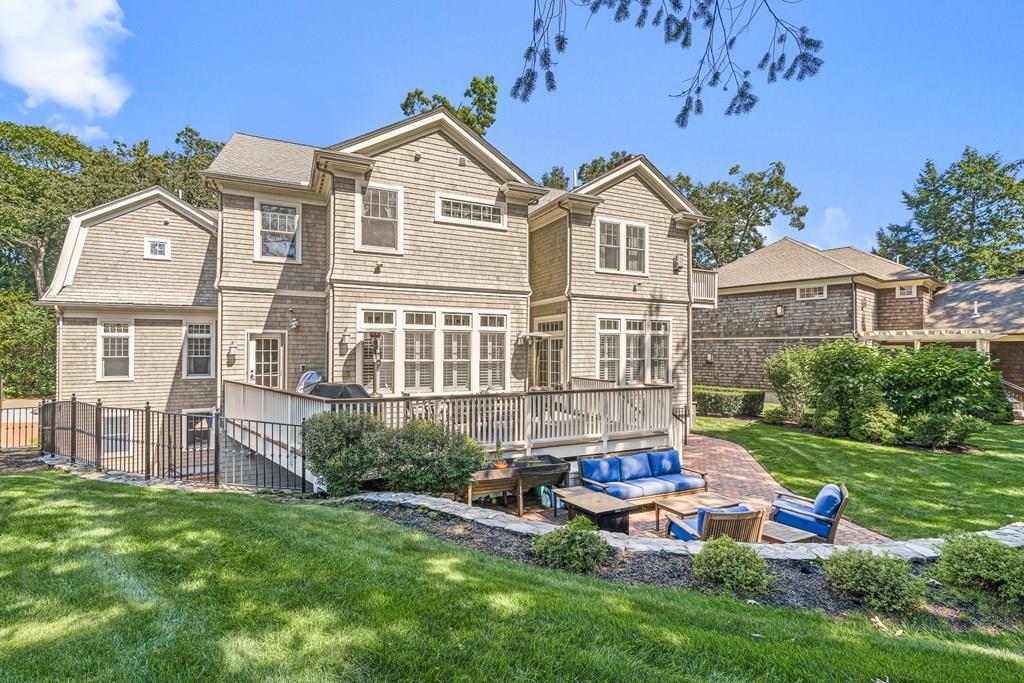 79 Lawson Road Winchester, MA 01890 - Photo 4 of 42