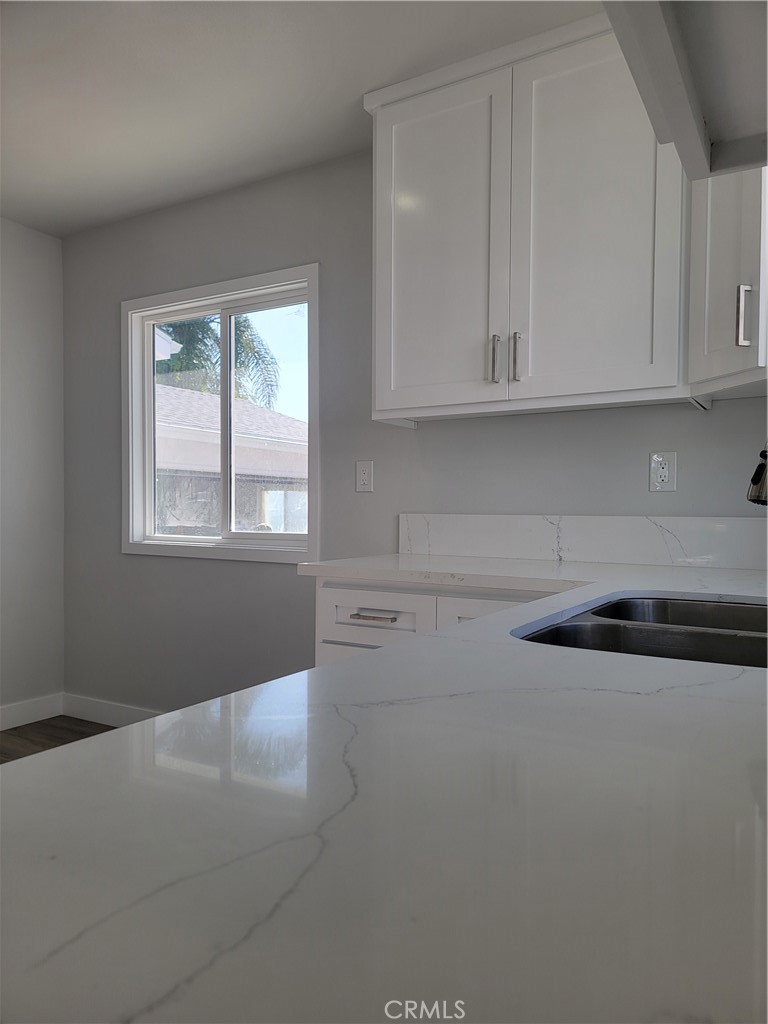 1637 Highland Street Santa Ana, CA 92703 - Photo 7 of 15 an empty room with cabinet