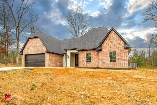 $387,000 | 1020 VOSS Road, Stonewall, LA 71078