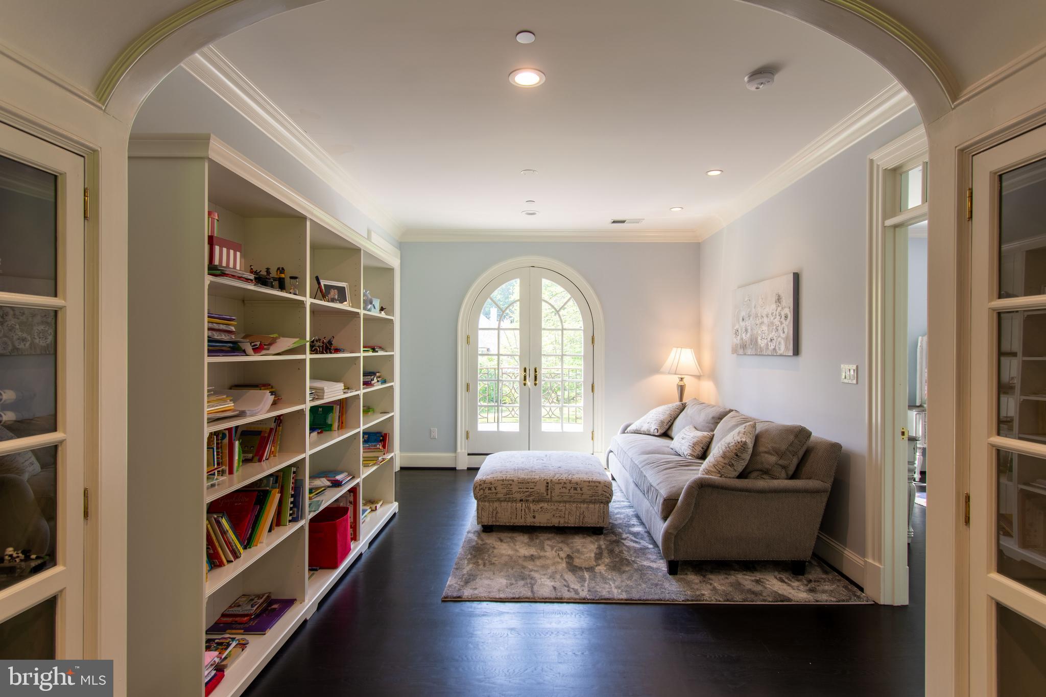 9101 Burning Tree Road Bethesda, MD 20817 - Photo 20 of 39