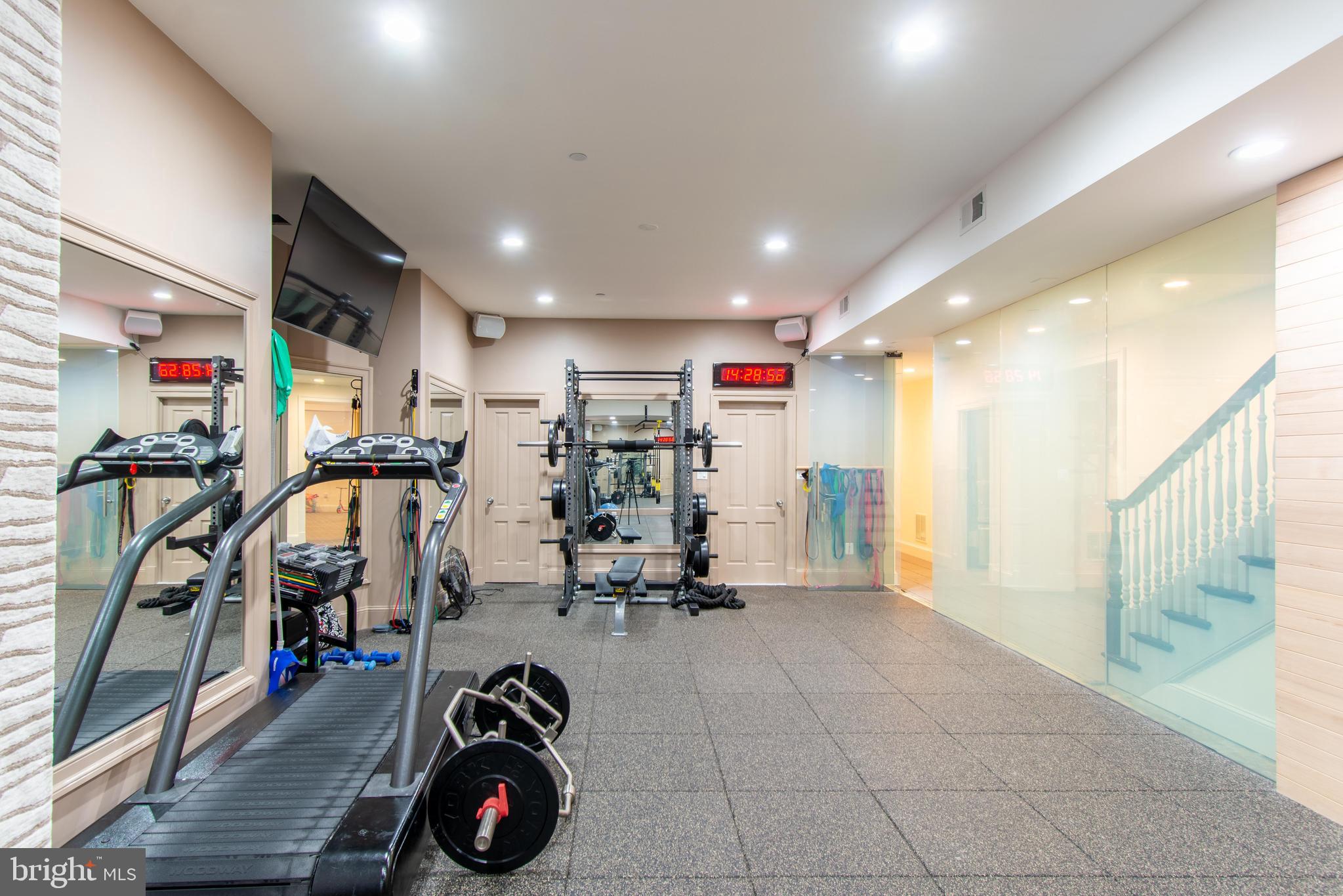 9101 Burning Tree Road Bethesda, MD 20817 - Photo 22 of 39