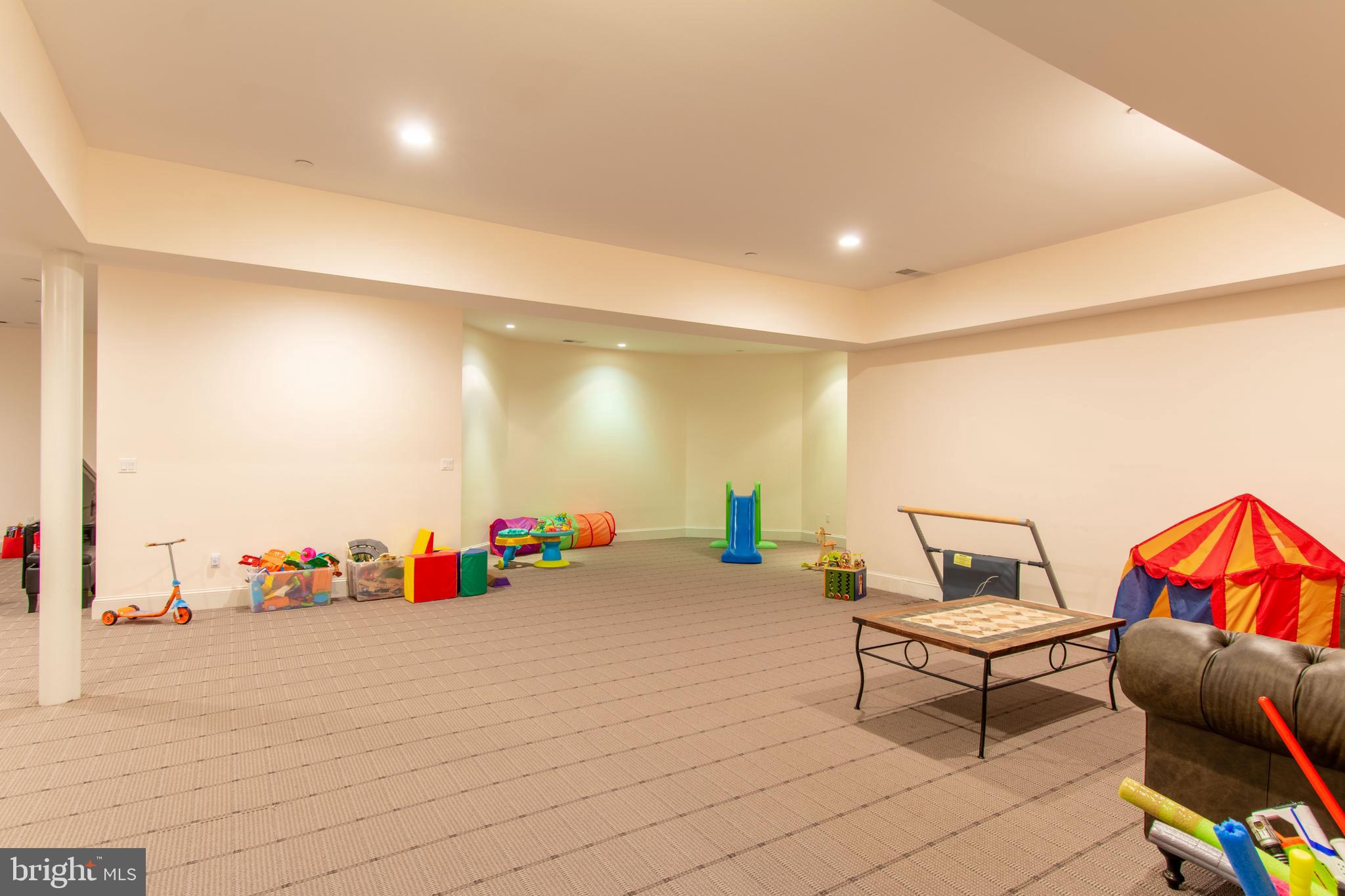 9101 Burning Tree Road Bethesda, MD 20817 - Photo 31 of 39