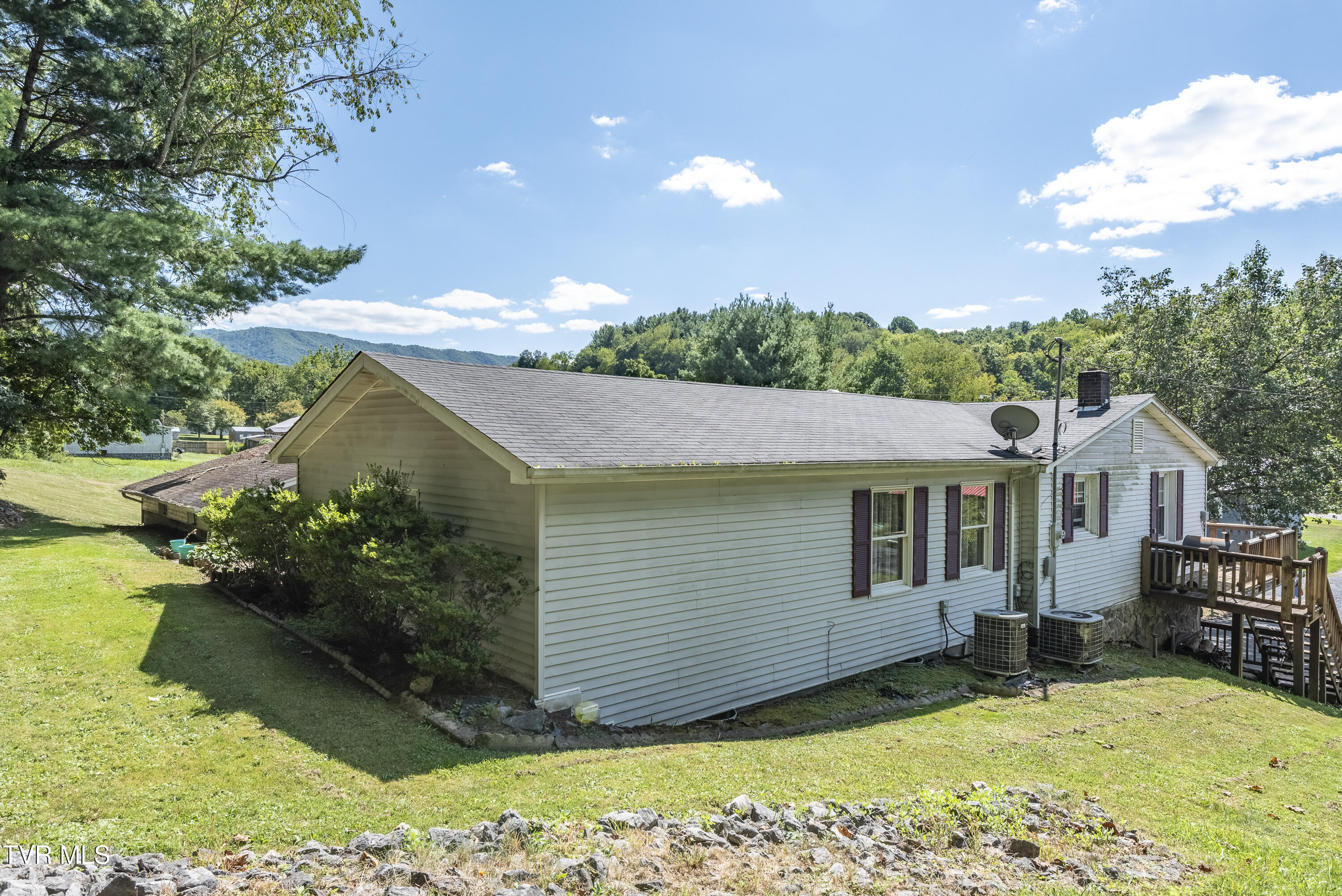1055 St Clairs Creek Road Chilhowie, VA 24319 - Photo 8 of 31 1055-ST-Claires-Creek-Chilhowie-VA Highl