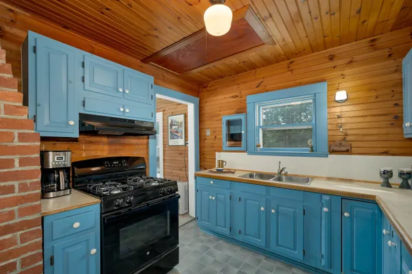 $1,595,000 | 20 Boat Cove Road, Alton, NH 03810