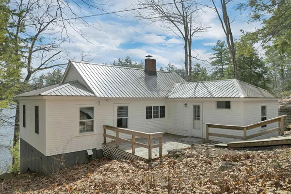 $1,595,000 | 20 Boat Cove Road, Alton, NH 03810