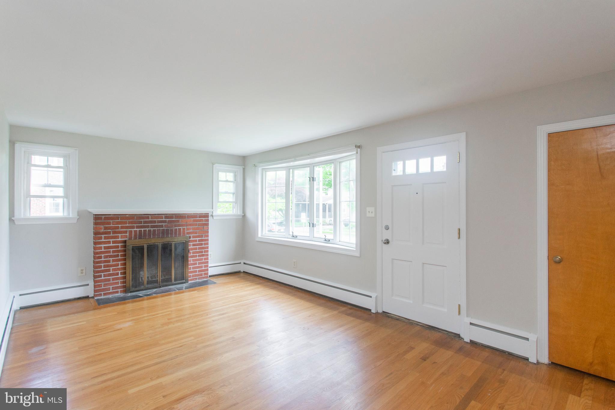 375 Shaw Road Ridley Park, PA 19078 - Photo 3 of 40