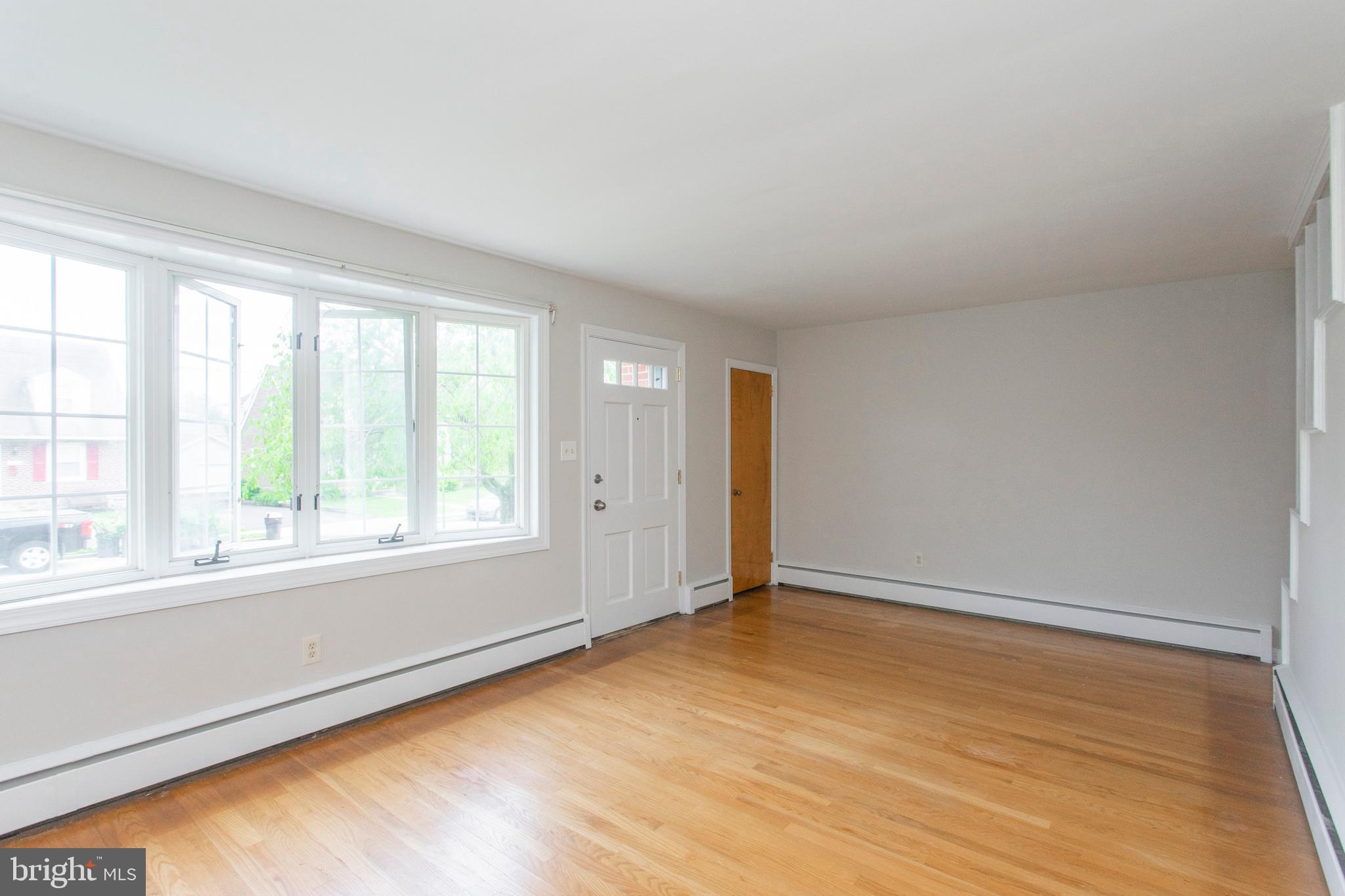 375 Shaw Road Ridley Park, PA 19078 - Photo 5 of 40