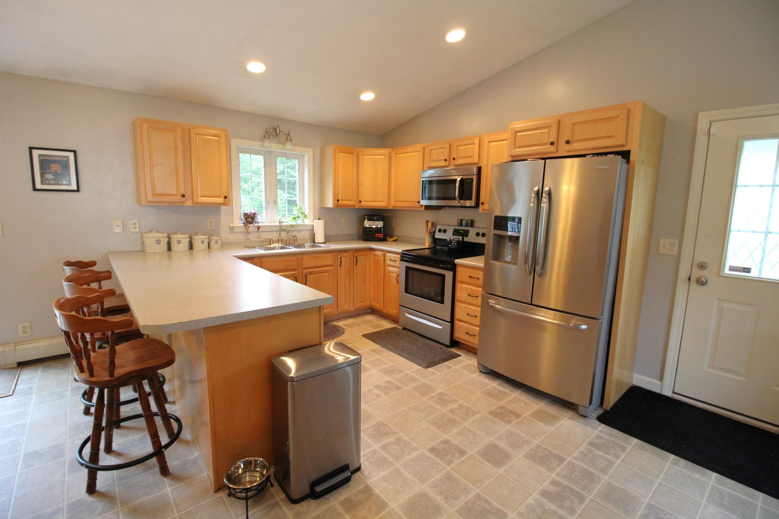 10 Look Brook Circle Jay, ME 04239 - Photo 5 of 51 5. Eat-In Kitchen