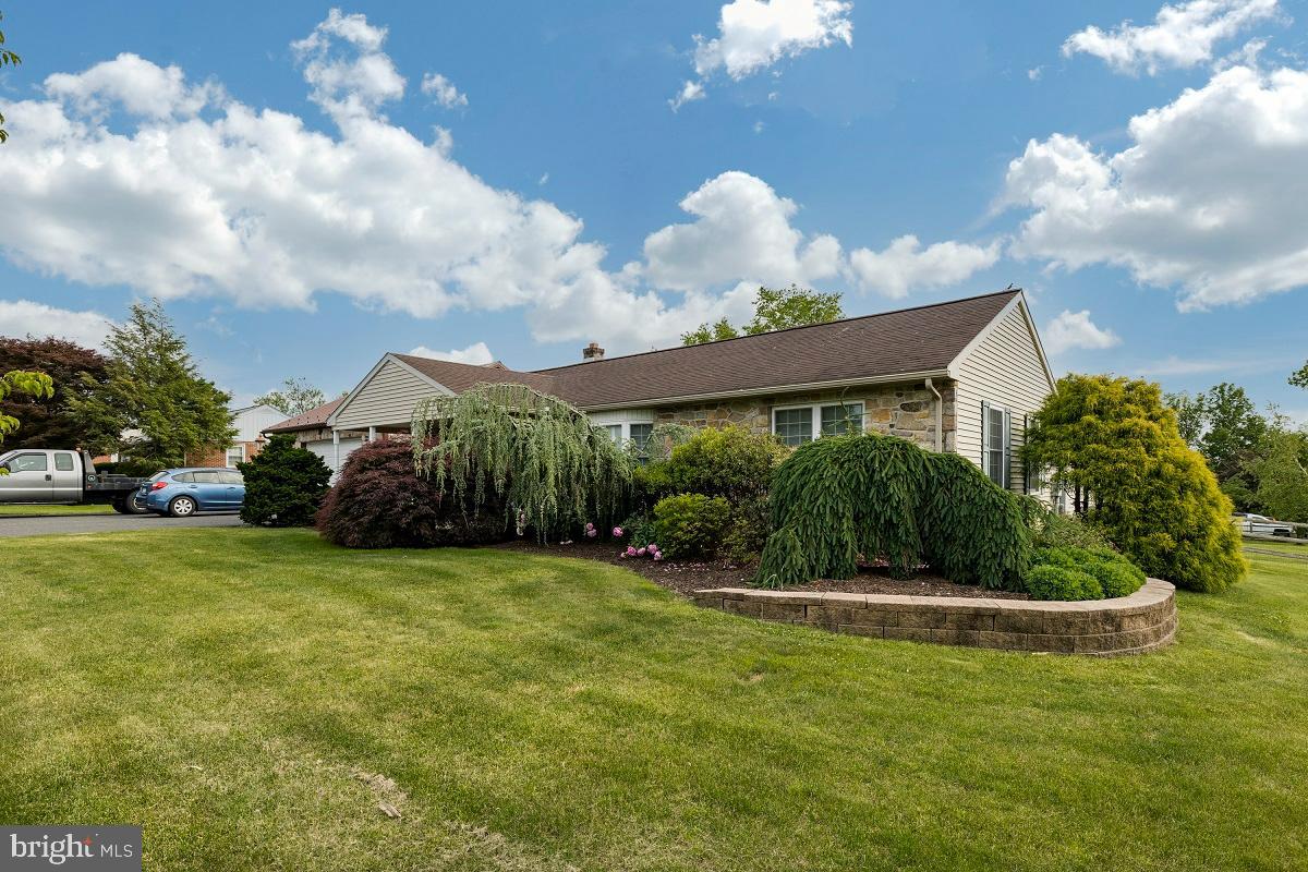 3052 Finland Road Pennsburg, PA 18073 - Photo 2 of 42 Front exterior