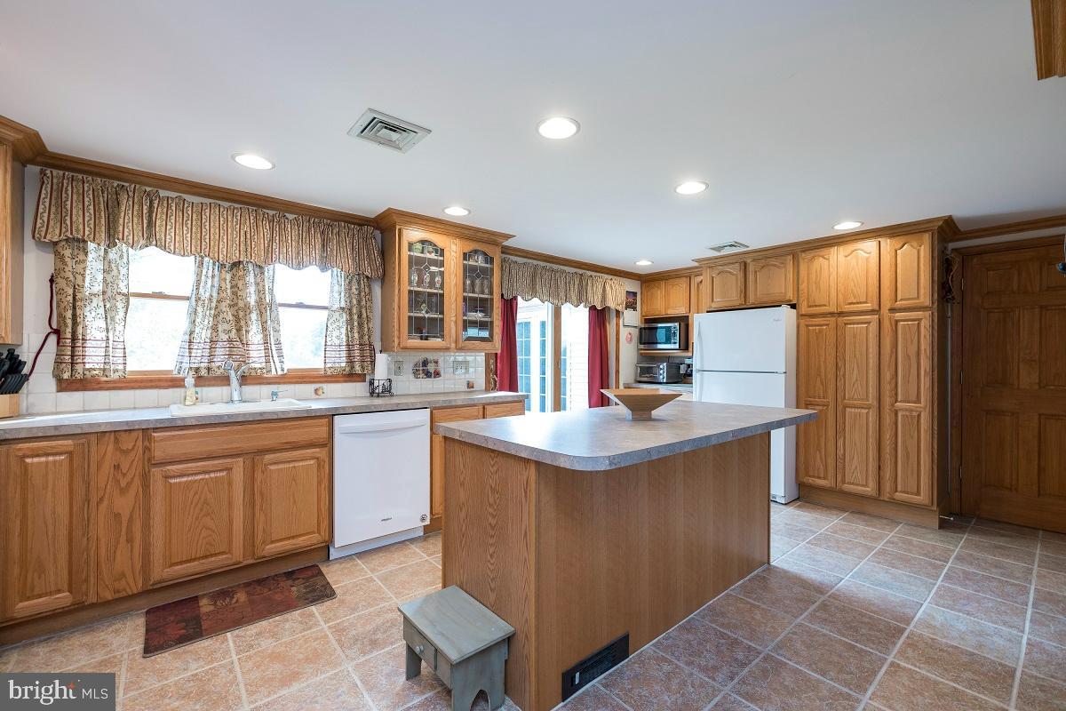 3052 Finland Road Pennsburg, PA 18073 - Photo 3 of 42 Kitchen
