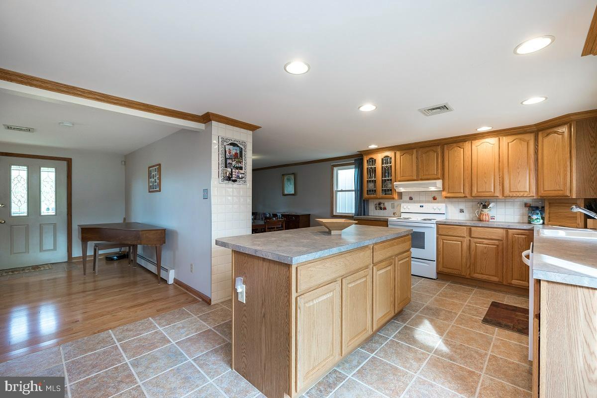 3052 Finland Road Pennsburg, PA 18073 - Photo 4 of 42 Kitchen