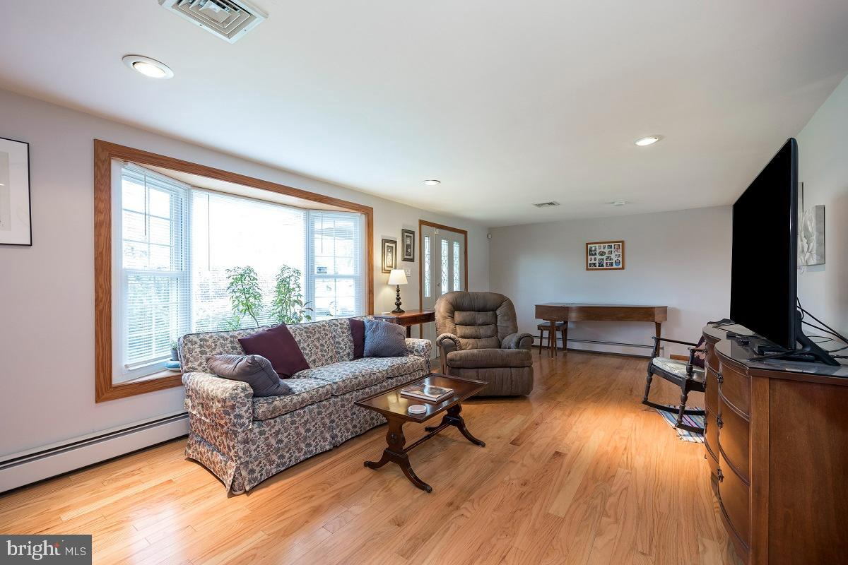 3052 Finland Road Pennsburg, PA 18073 - Photo 8 of 42 Living Room