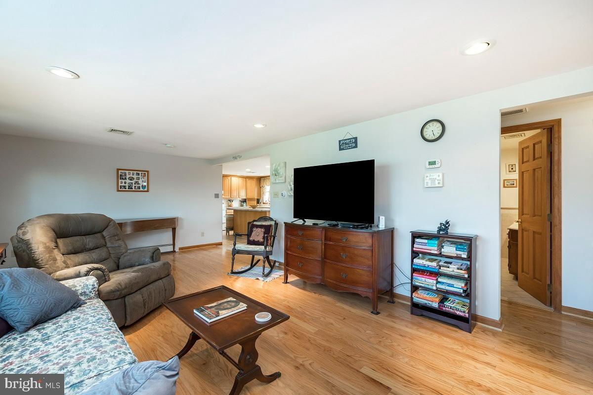 3052 Finland Road Pennsburg, PA 18073 - Photo 9 of 42 Living Room