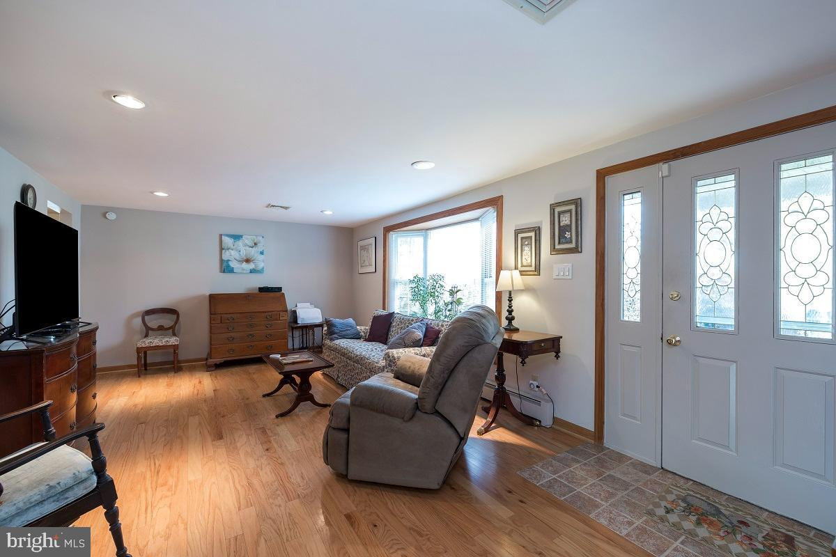 3052 Finland Road Pennsburg, PA 18073 - Photo 10 of 42 Living Room