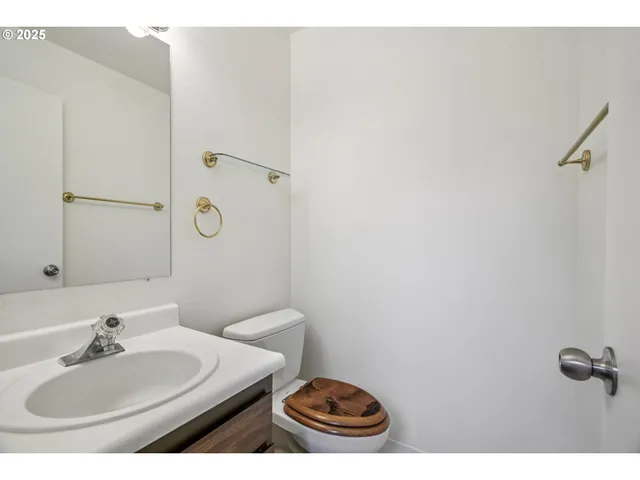 $234,900 | 421 Northeast 105th Street, Vancouver, WA 98685