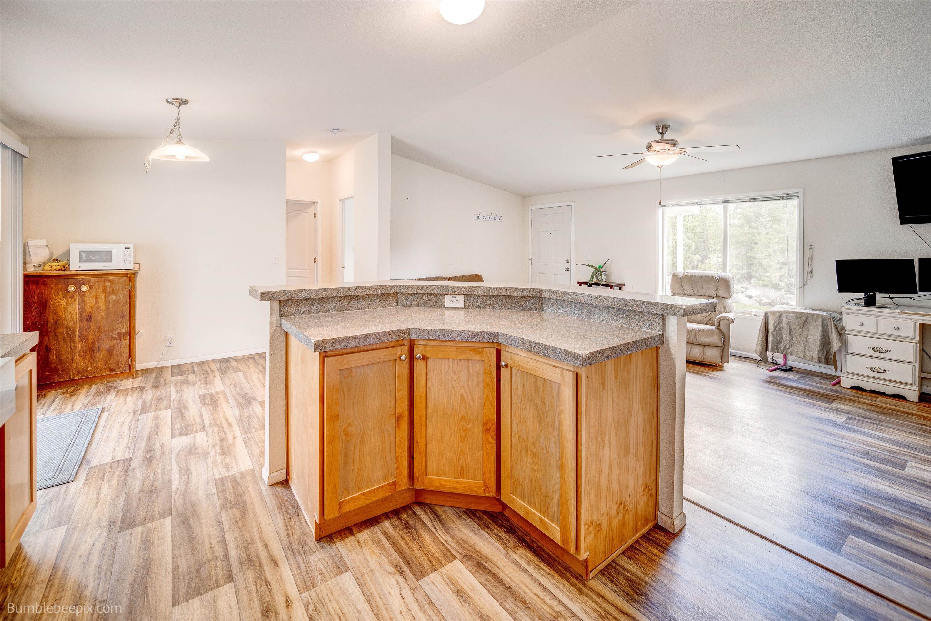 8505 East Valley Road Elk, WA 99009 - Photo 11 of 38