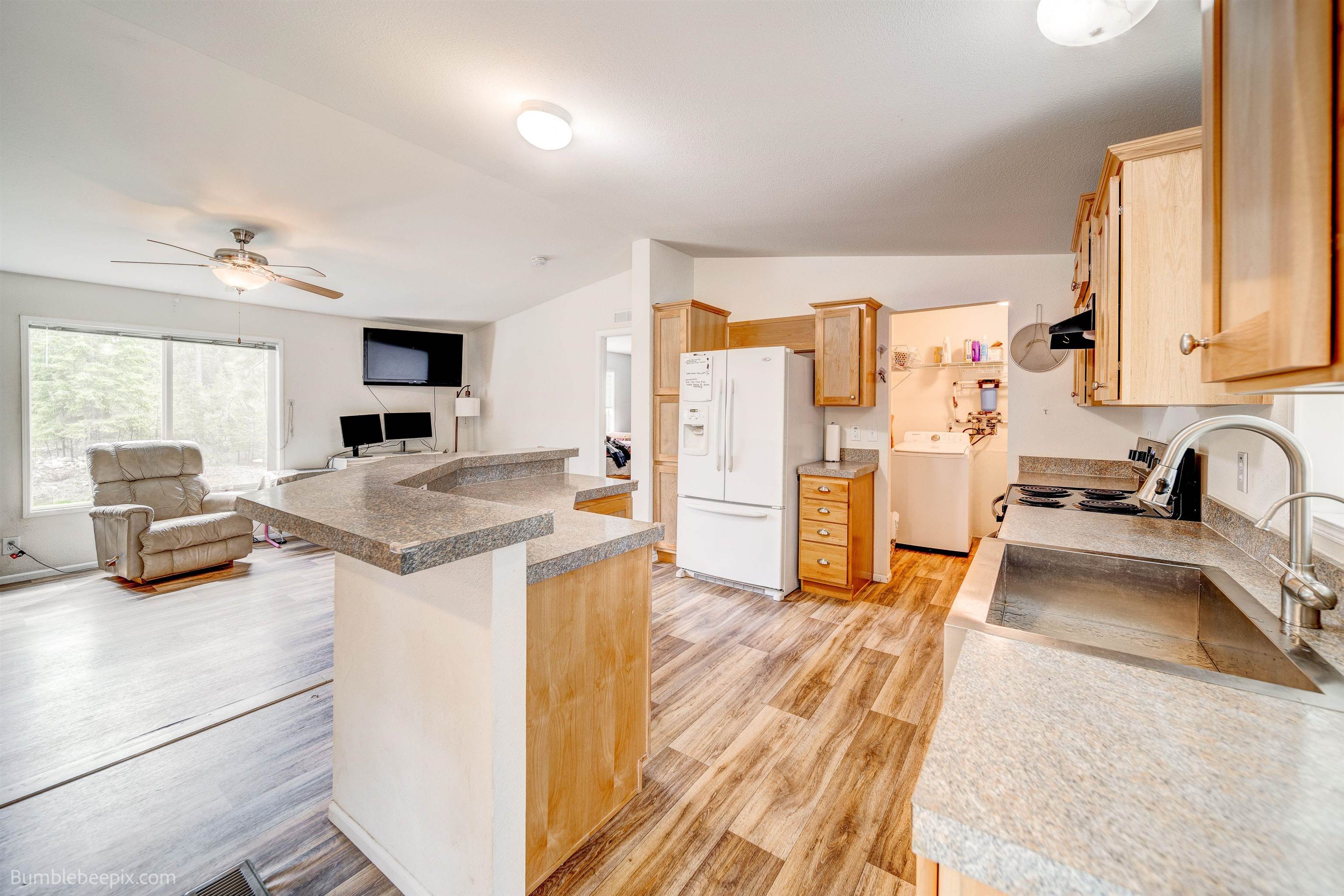8505 East Valley Road Elk, WA 99009 - Photo 12 of 38