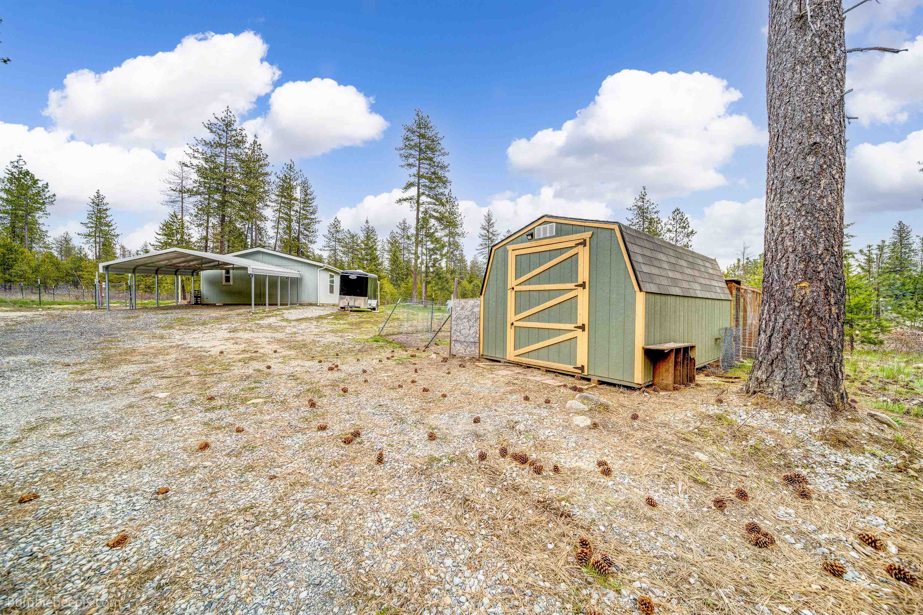 8505 East Valley Road Elk, WA 99009 - Photo 2 of 38